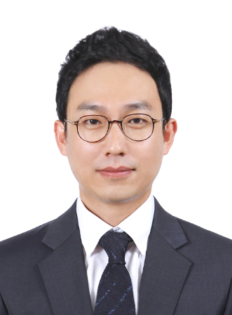 박상일(Park Sang-il, 朴商一) 사진